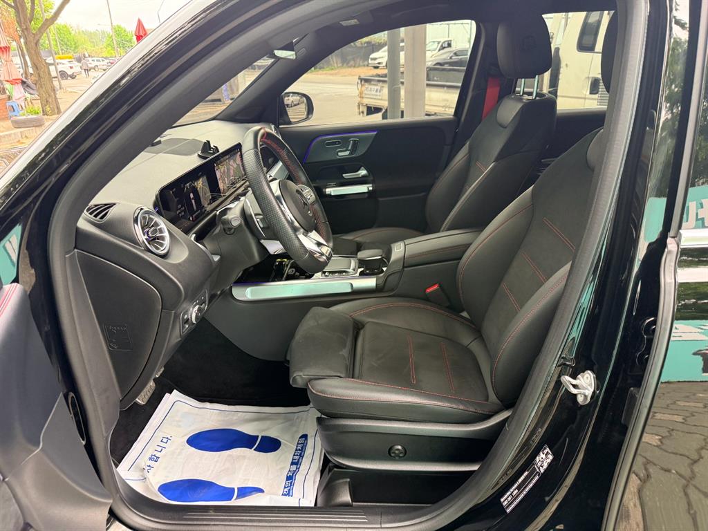 Mercedes Benz GLB Class - Vista 8