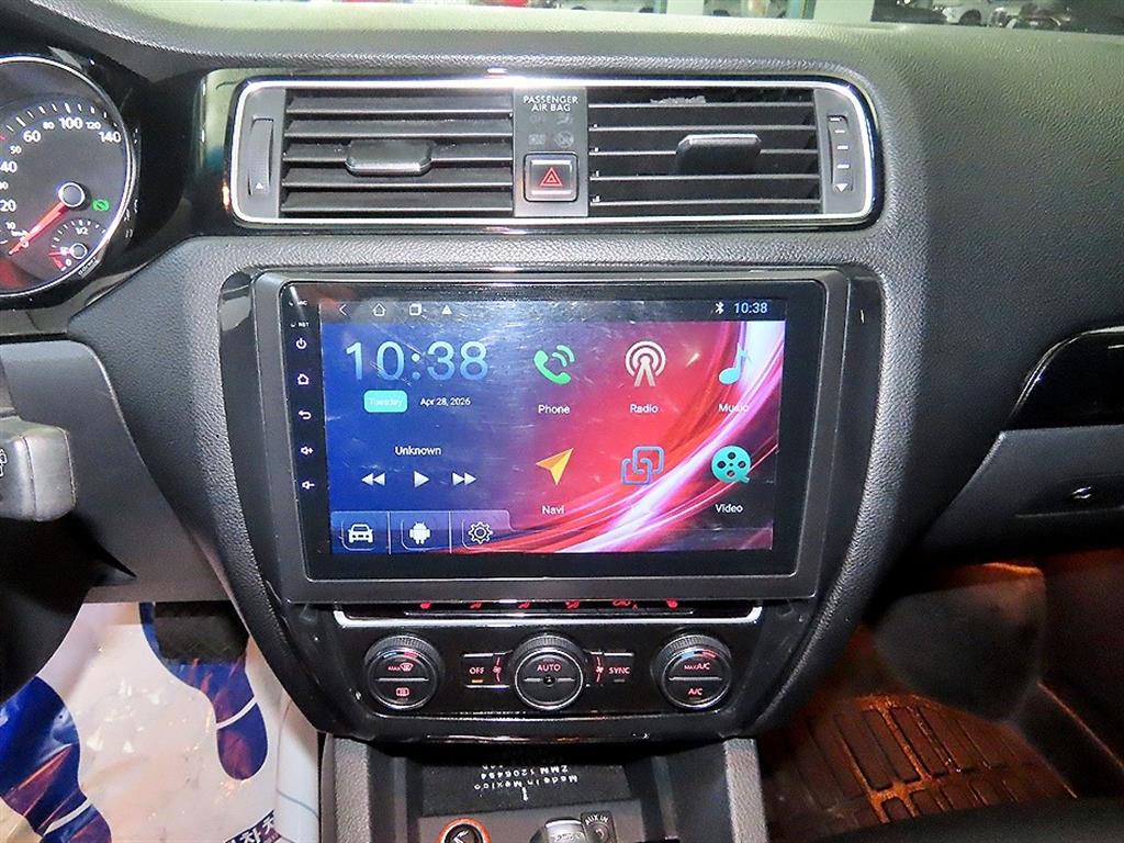 Volkswagen Jetta - Vista 11
