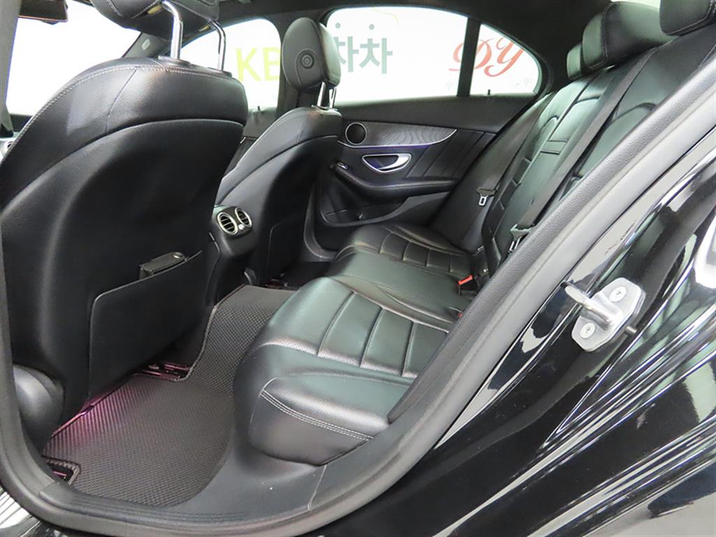 Mercedes Benz C Class - Vista 6