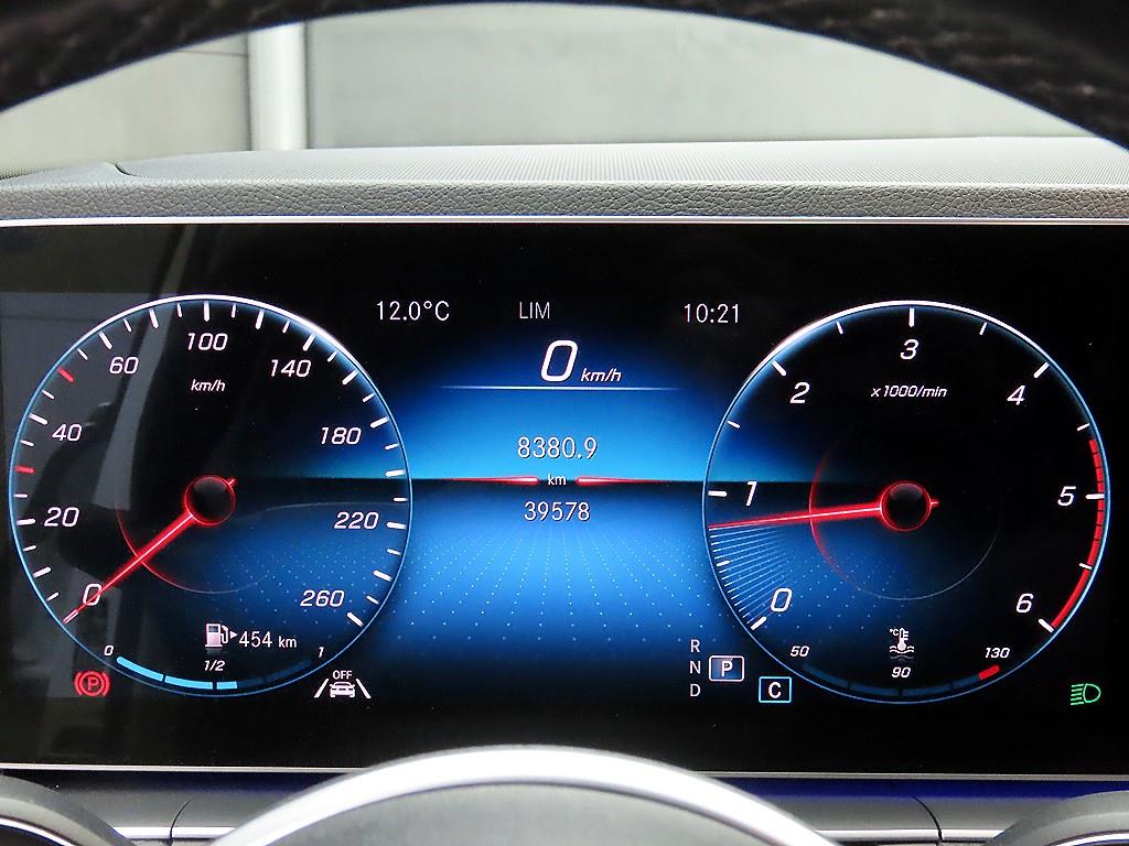 Mercedes Benz GLE Class - Vista 8