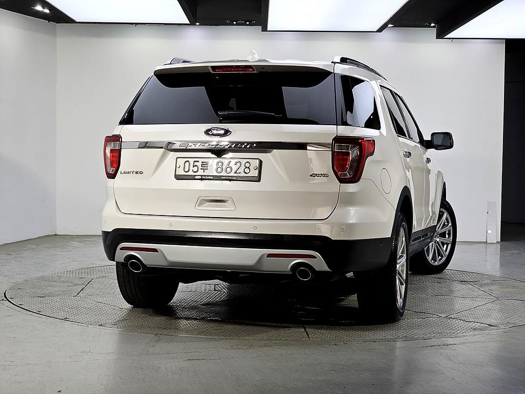 Ford Explorer - Vista 3
