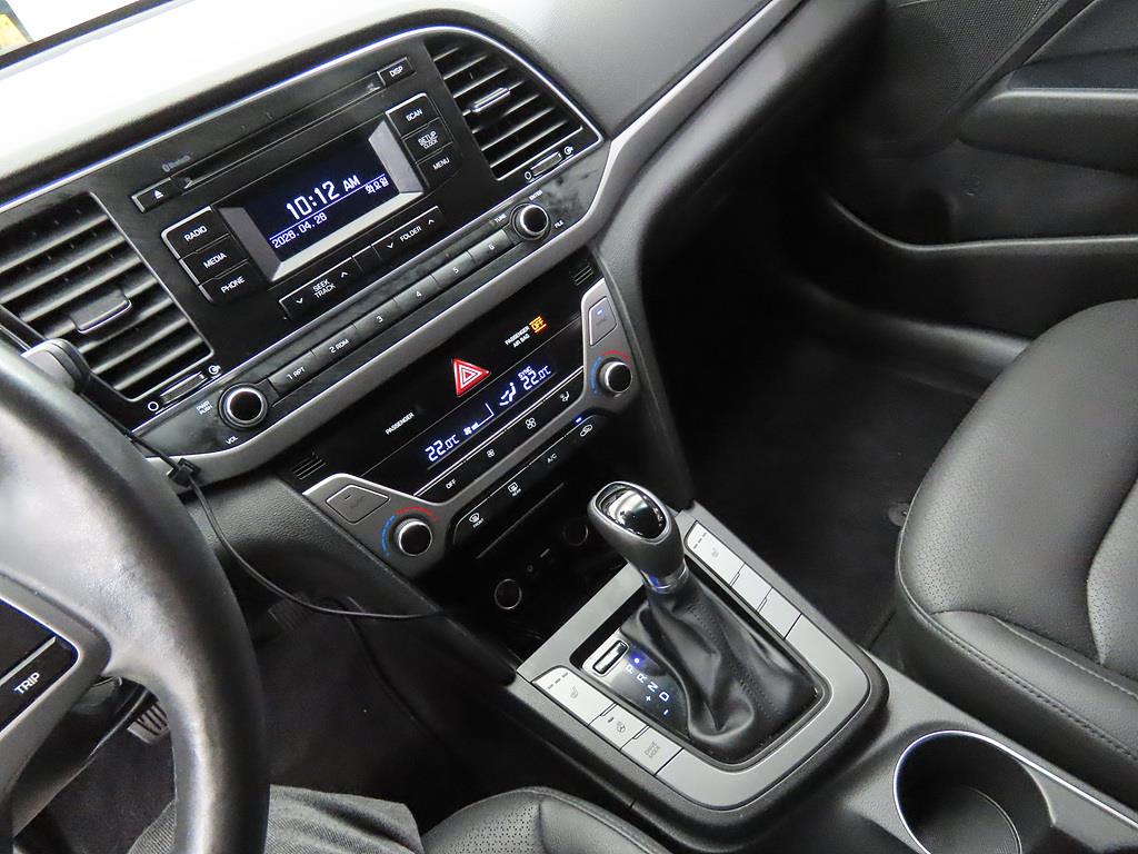 HYUNDAI Avante - Vista 11