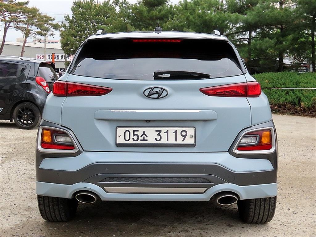 HYUNDAI Kona - Vista 4