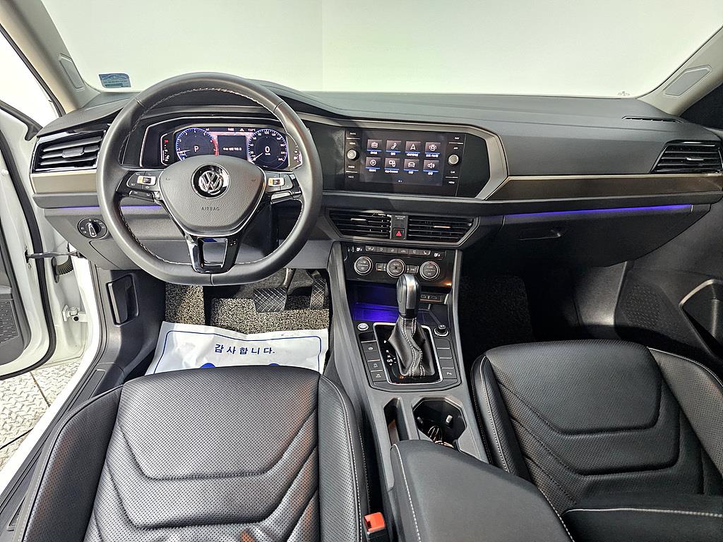 Volkswagen Jetta - Vista 5