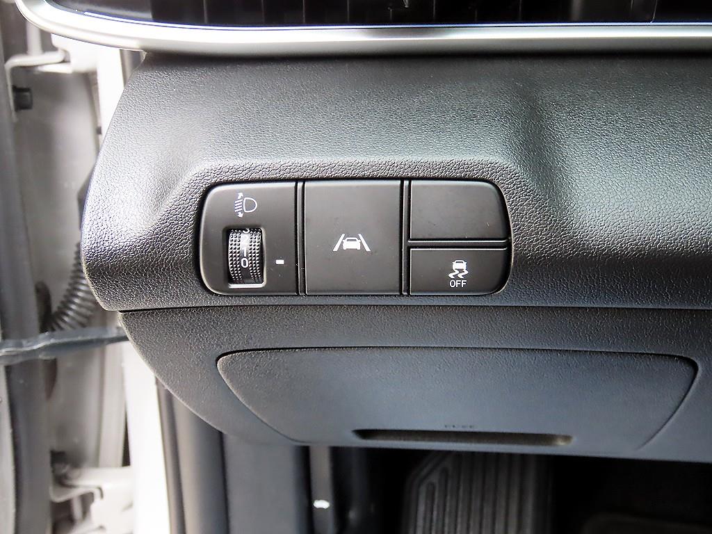 HYUNDAI Avante - Vista 12