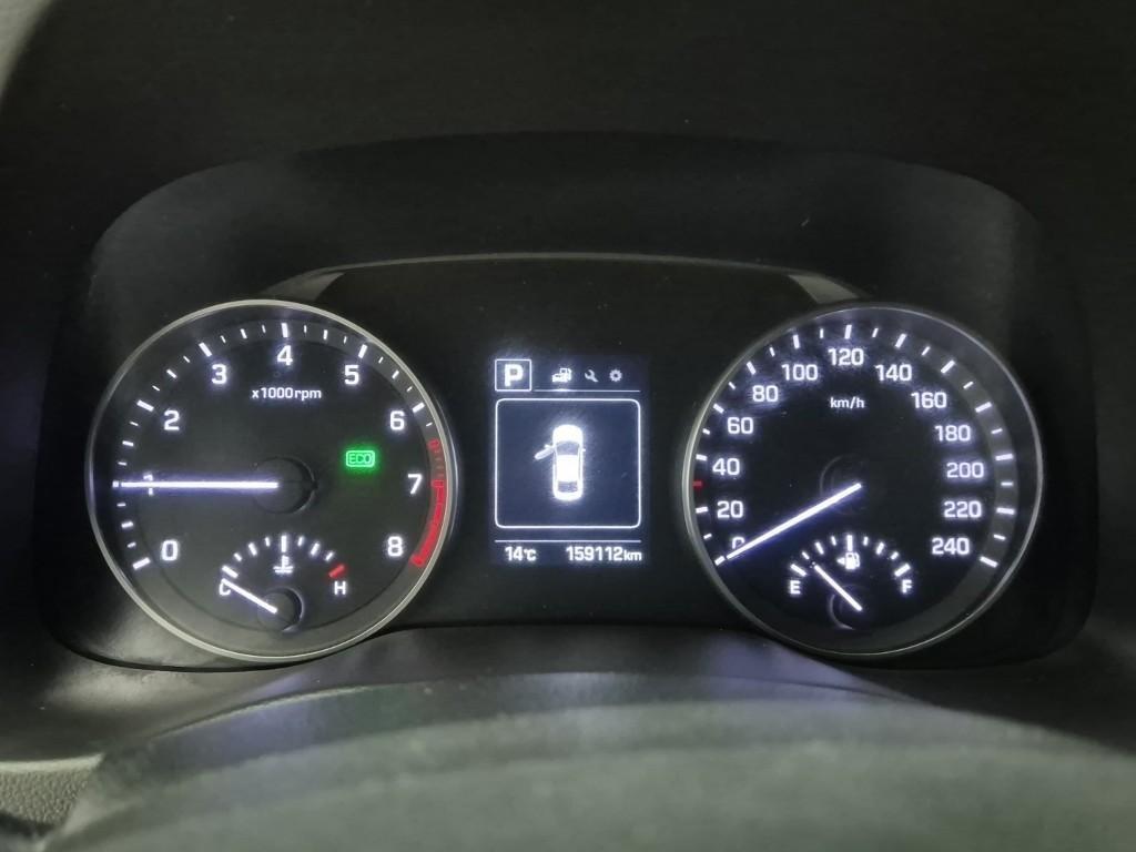 HYUNDAI Avante - Vista 6