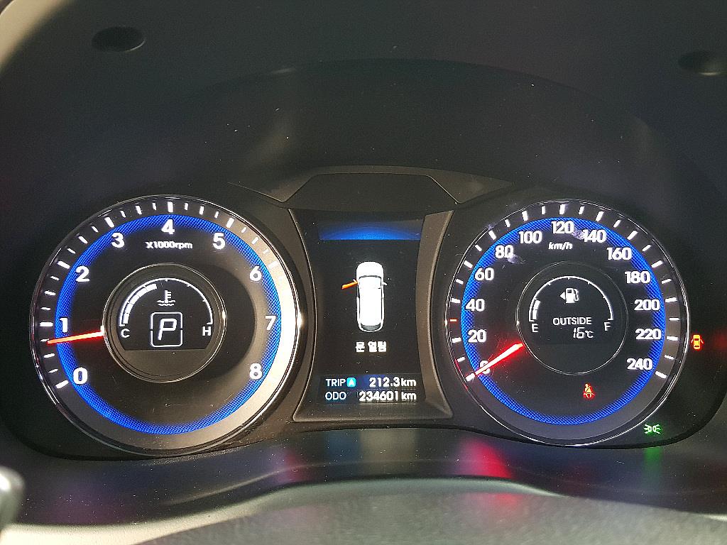 HYUNDAI i40 - Vista 7