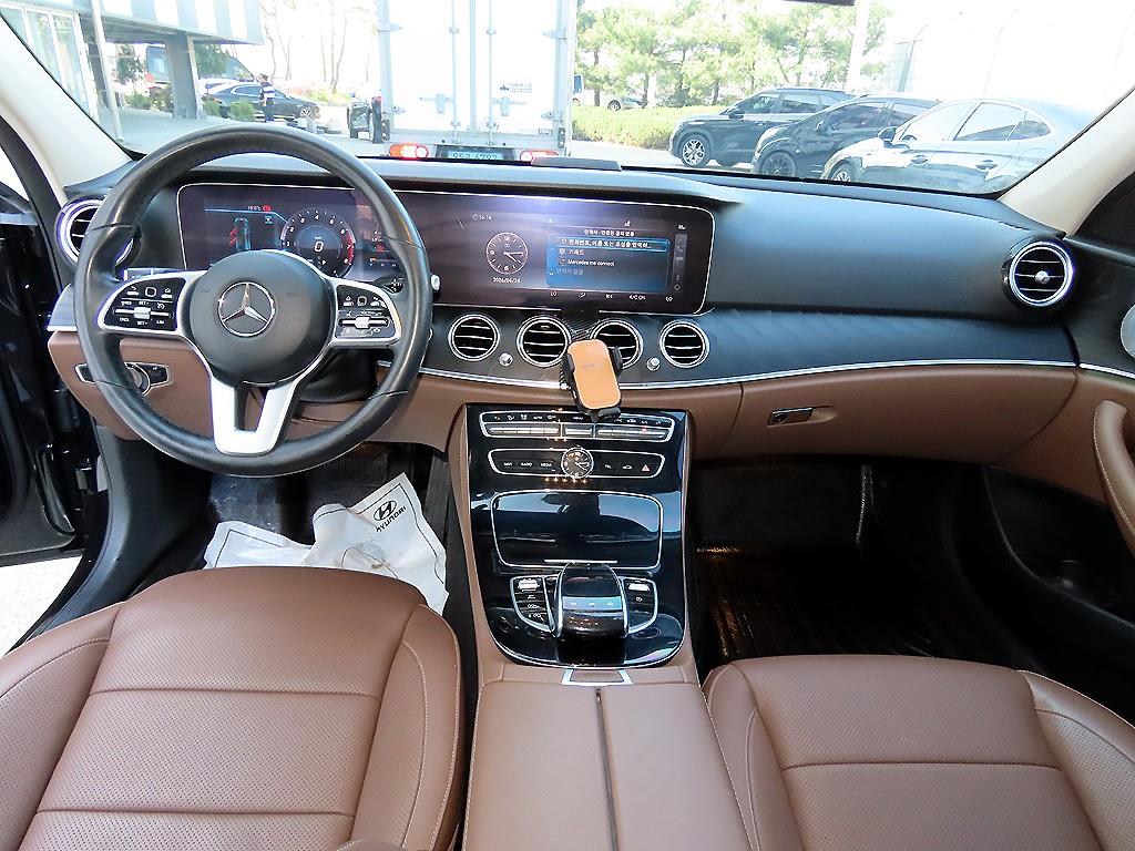 Mercedes Benz E class - Vista 7
