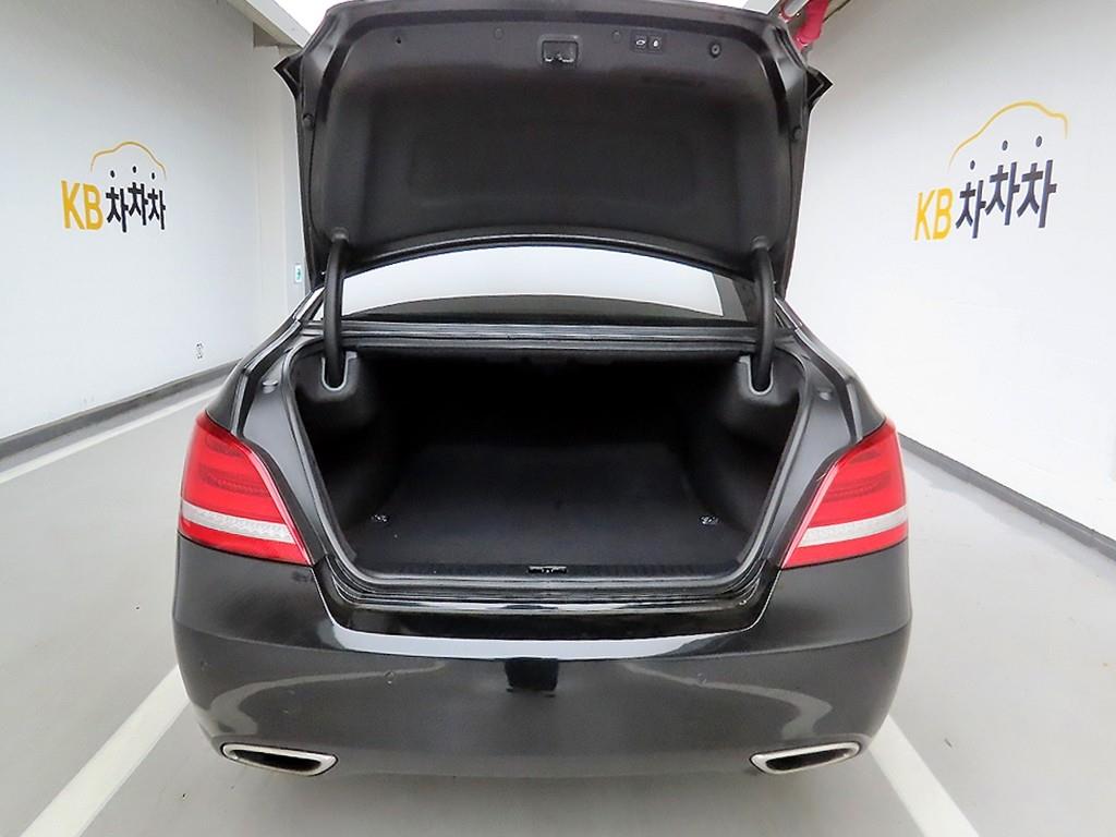 HYUNDAI Equus - Vista 5