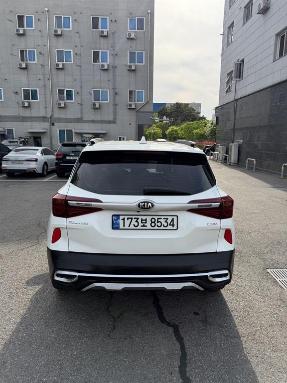 KIA Seltos - Vista 5
