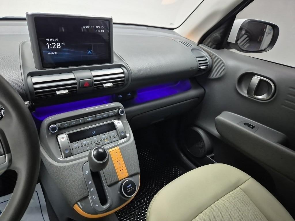 HYUNDAI Casper - Vista 9
