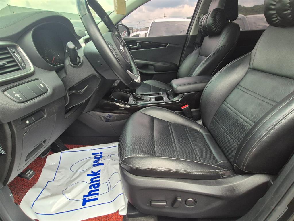 KIA Sorento - Vista 9