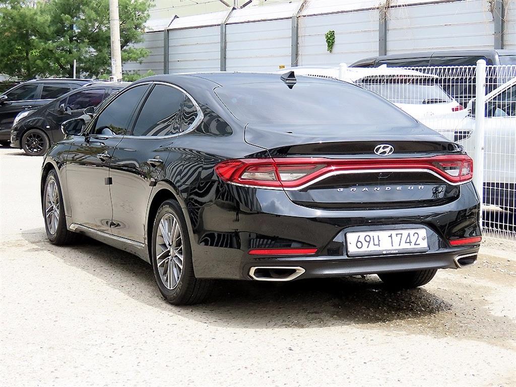HYUNDAI Grandeur - Vista 3