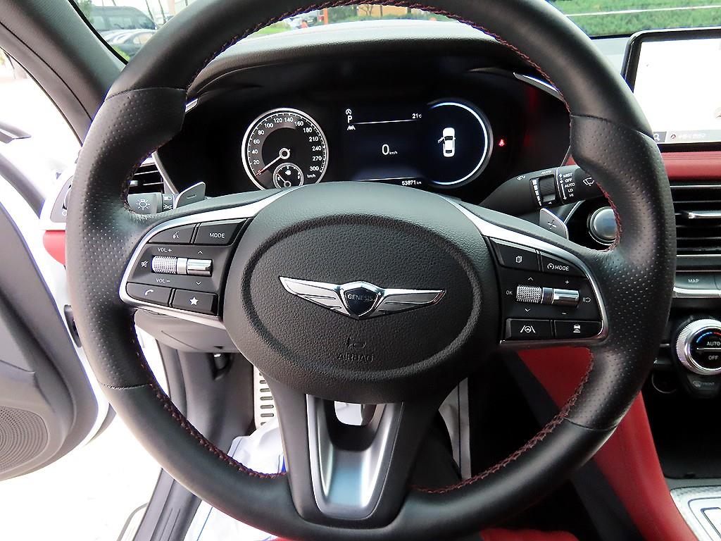 Genesis G70 - Vista 8