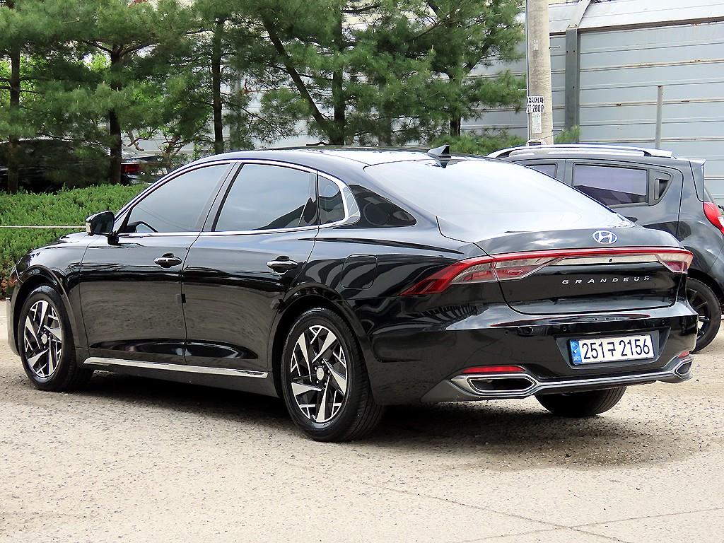 HYUNDAI Grandeur - Vista 3