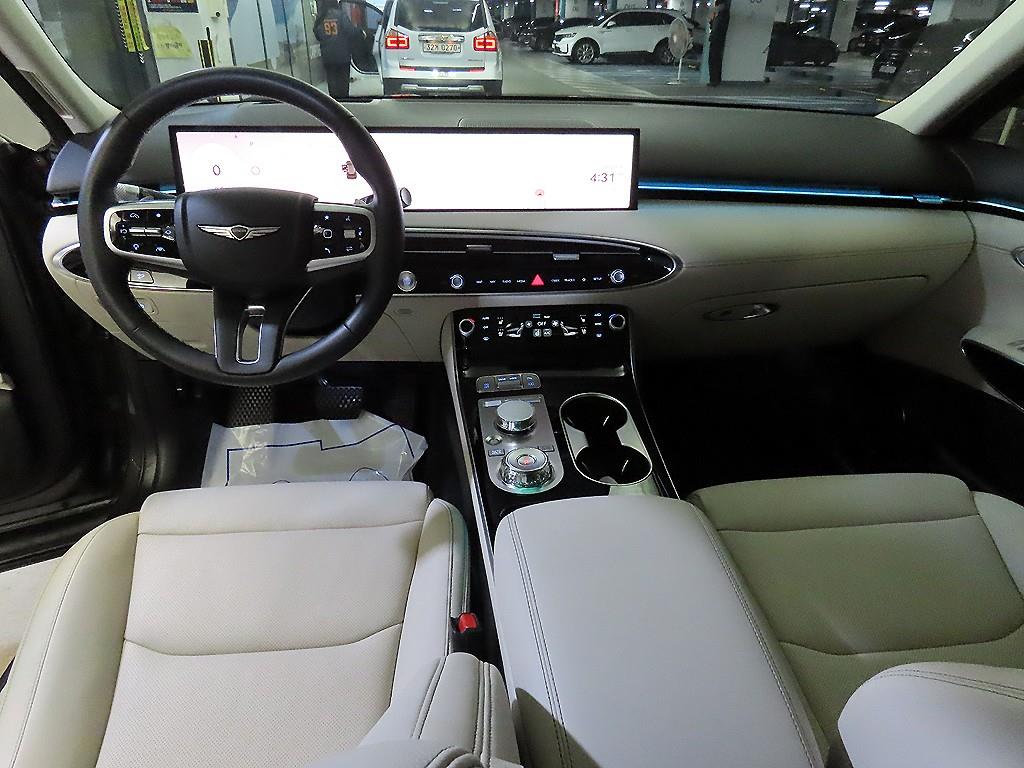 Genesis GV70 - Vista 10
