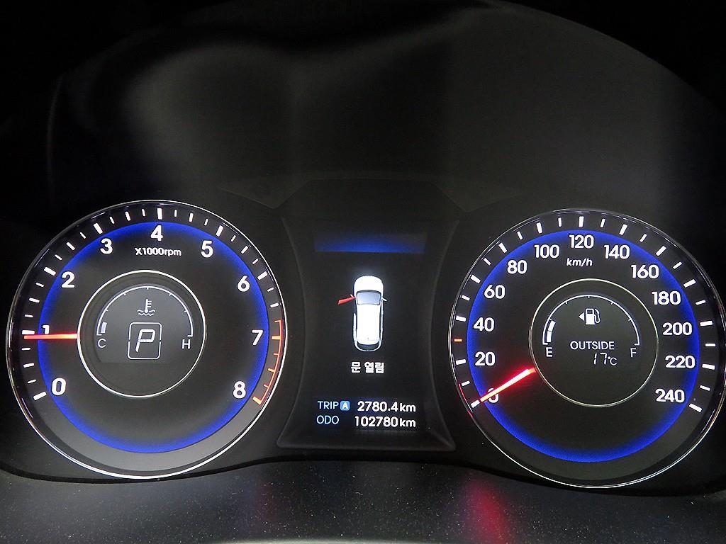 HYUNDAI i40 - Vista 12