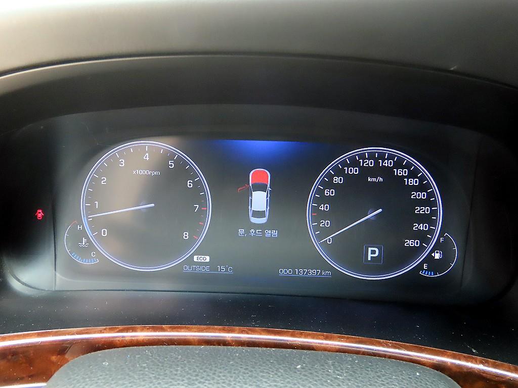 HYUNDAI Equus - Vista 9