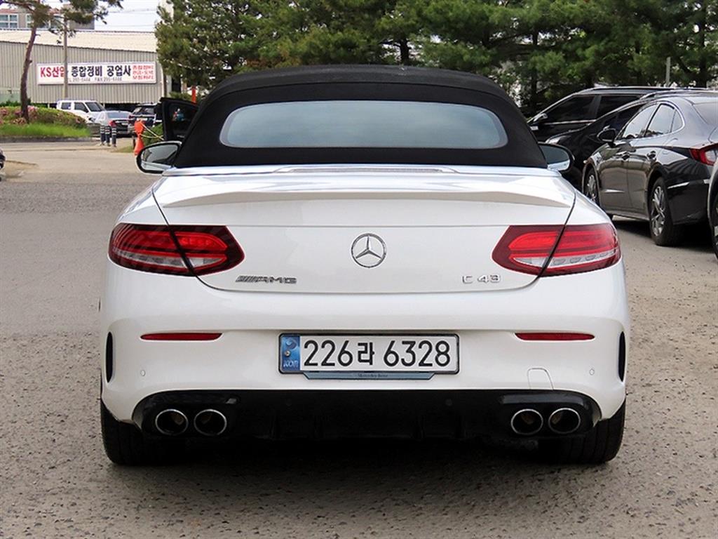 Mercedes Benz C Class - Vista 4