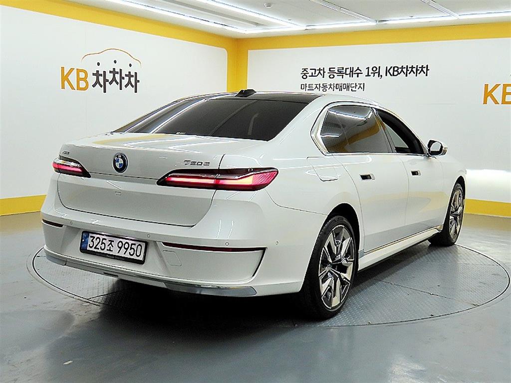 BMW 7 Series - Vista 4