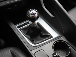 HYUNDAI Avante - Vista 12