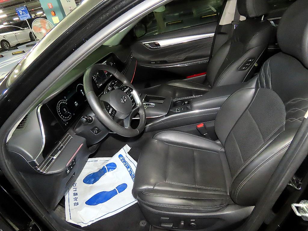 HYUNDAI Grandeur - Vista 6