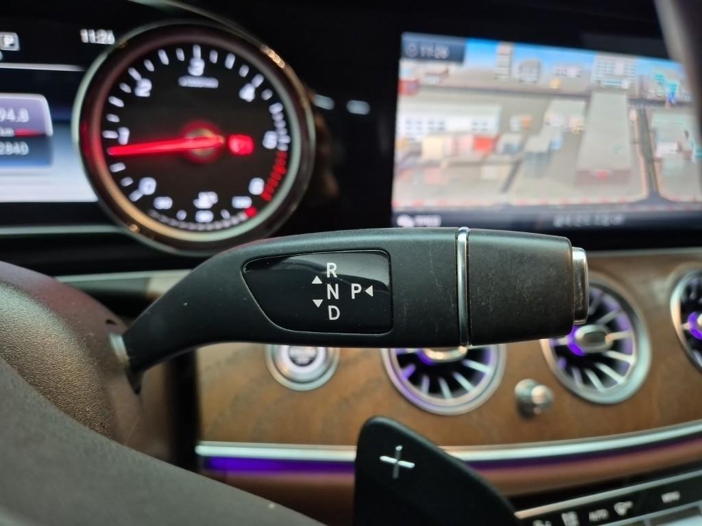 Mercedes Benz E class - Vista 8