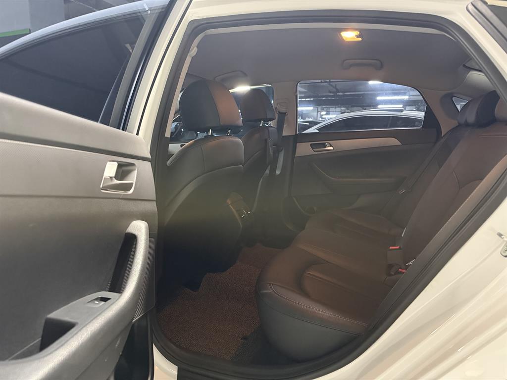 HYUNDAI Sonata - Vista 9