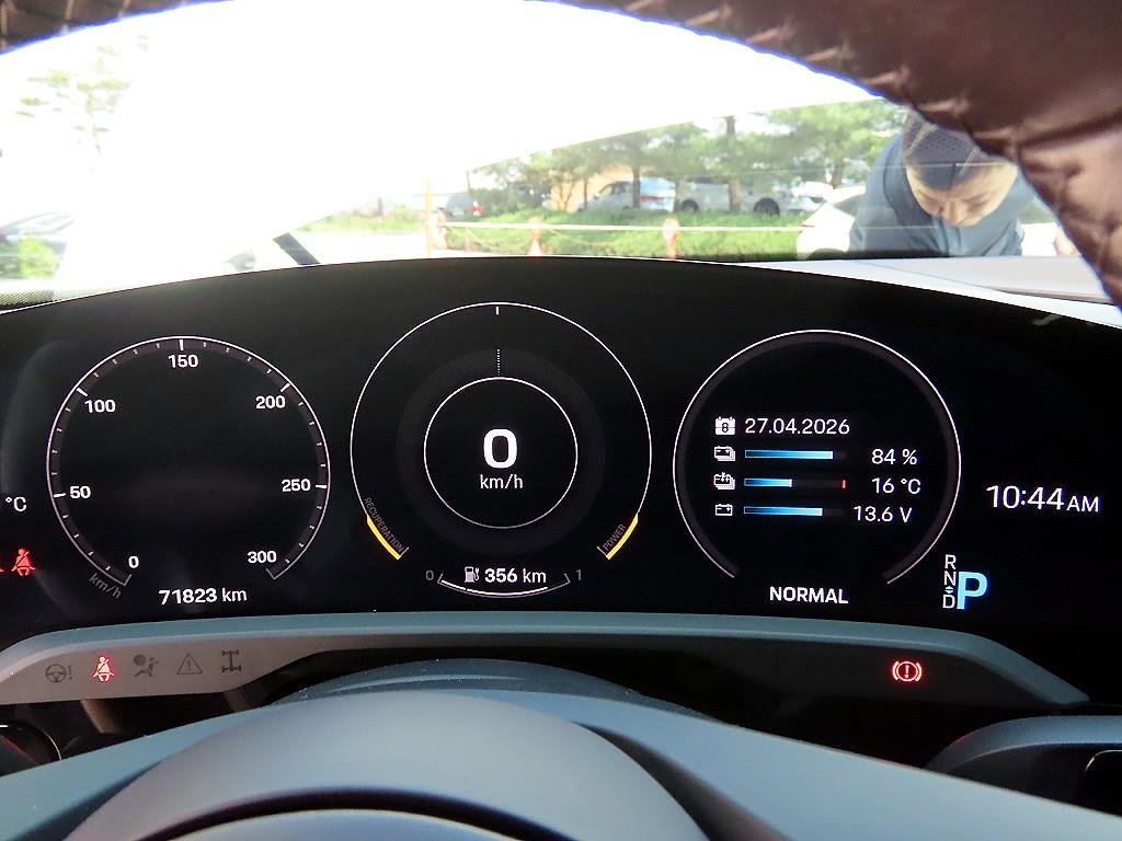 Porsche Taycan - Vista 9