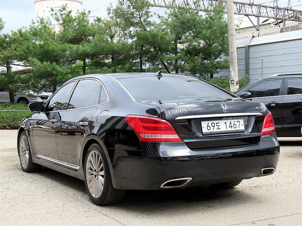 HYUNDAI Equus - Vista 3