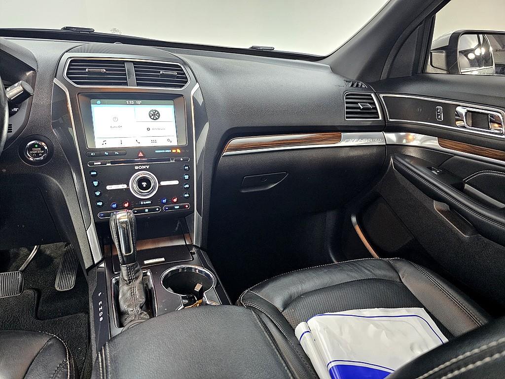 Ford Explorer - Vista 10
