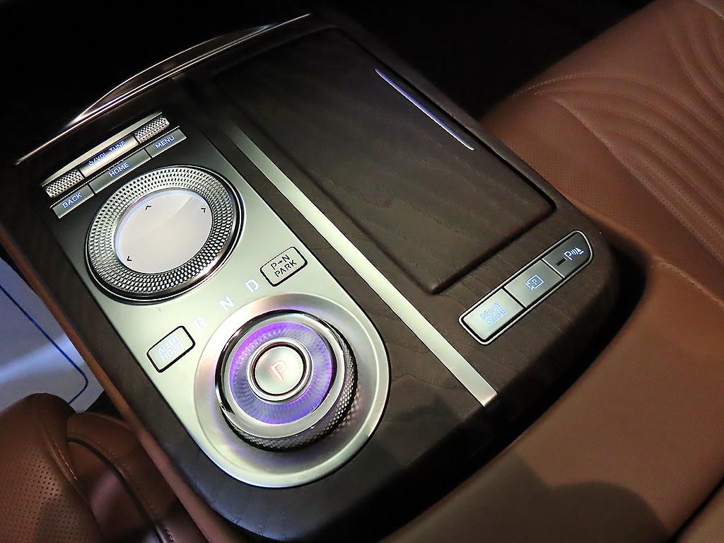 Genesis G80 - Vista 12