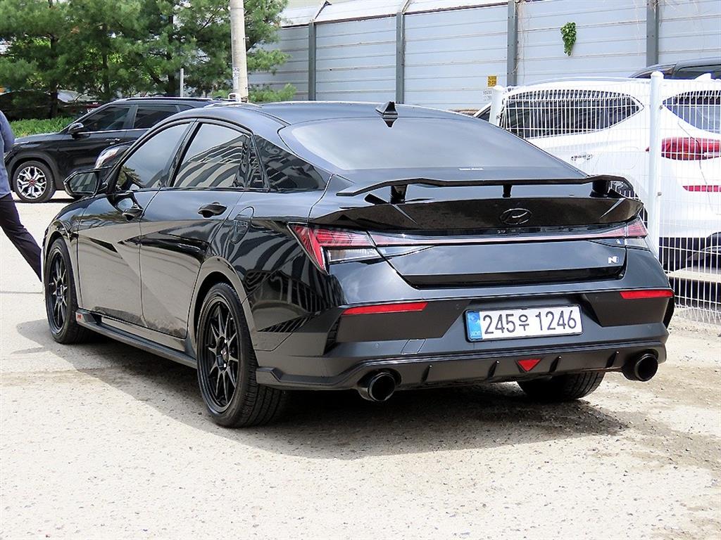 HYUNDAI Avante - Vista 3