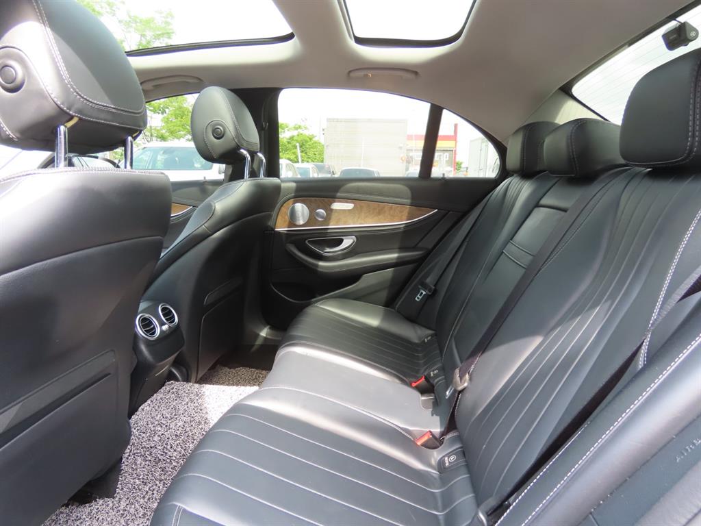 Mercedes Benz E class - Vista 11