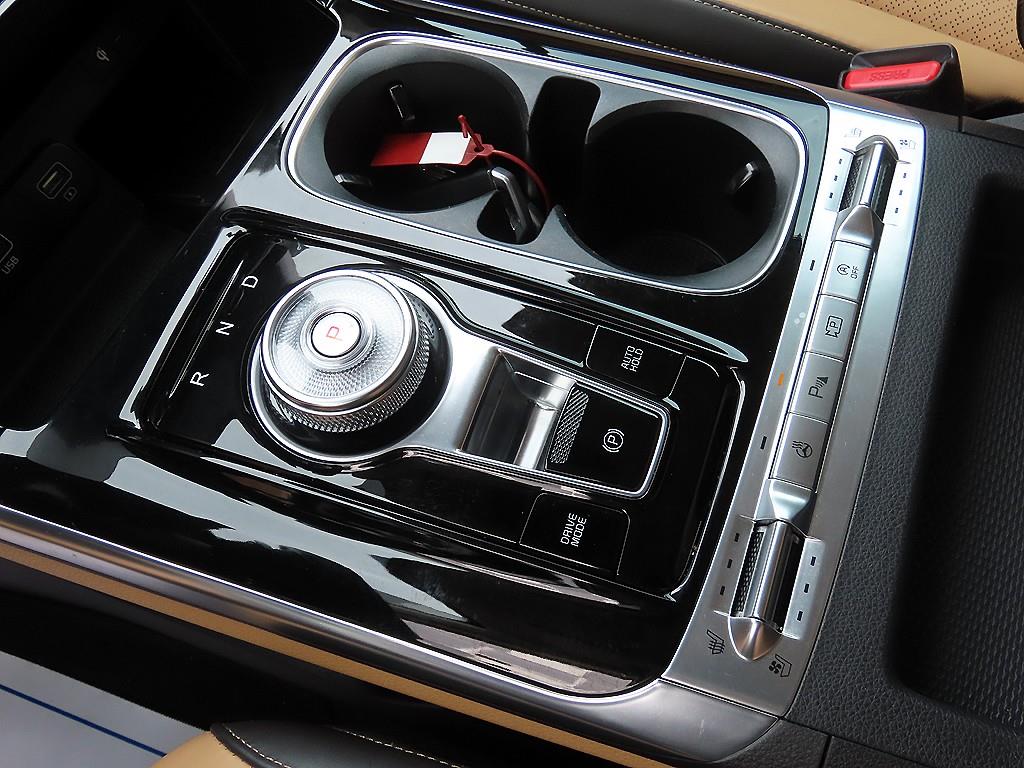 KIA Carnival - Vista 10