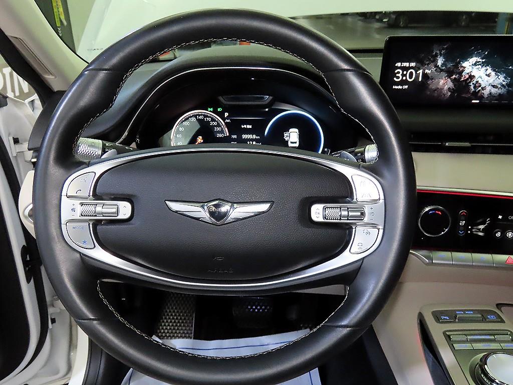 Genesis GV70 - Vista 8