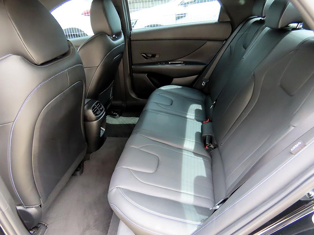 HYUNDAI Avante - Vista 6