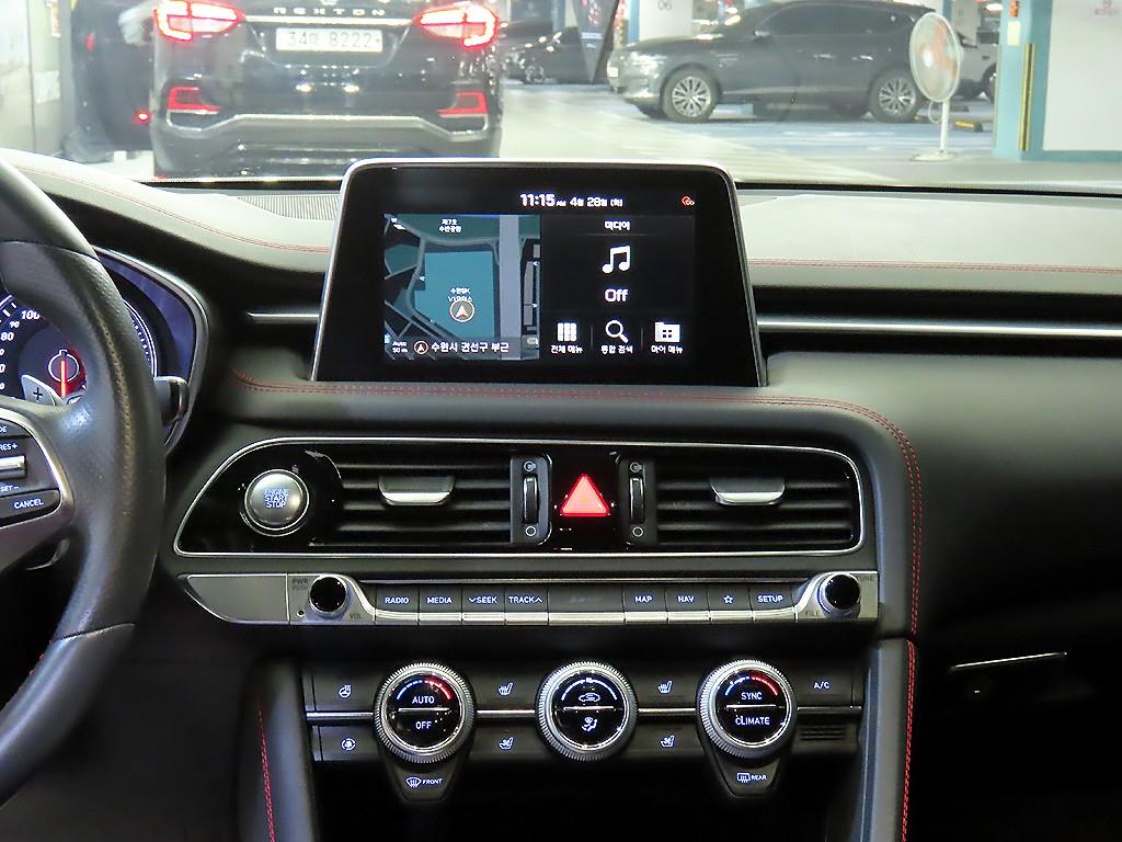 Genesis G70 - Vista 11