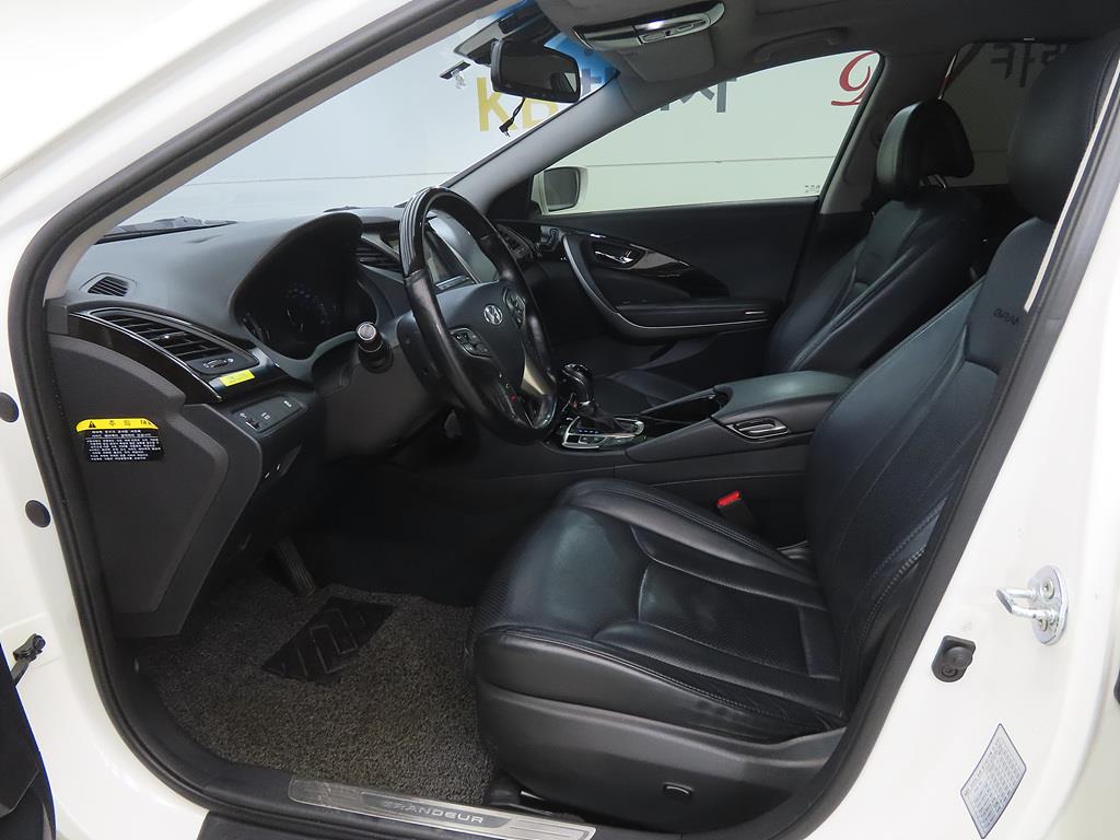 HYUNDAI Grandeur - Vista 5