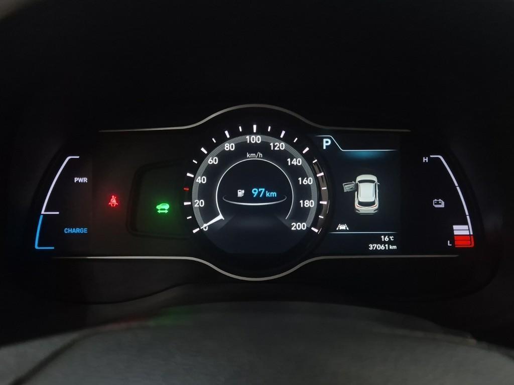 HYUNDAI Kona - Vista 6