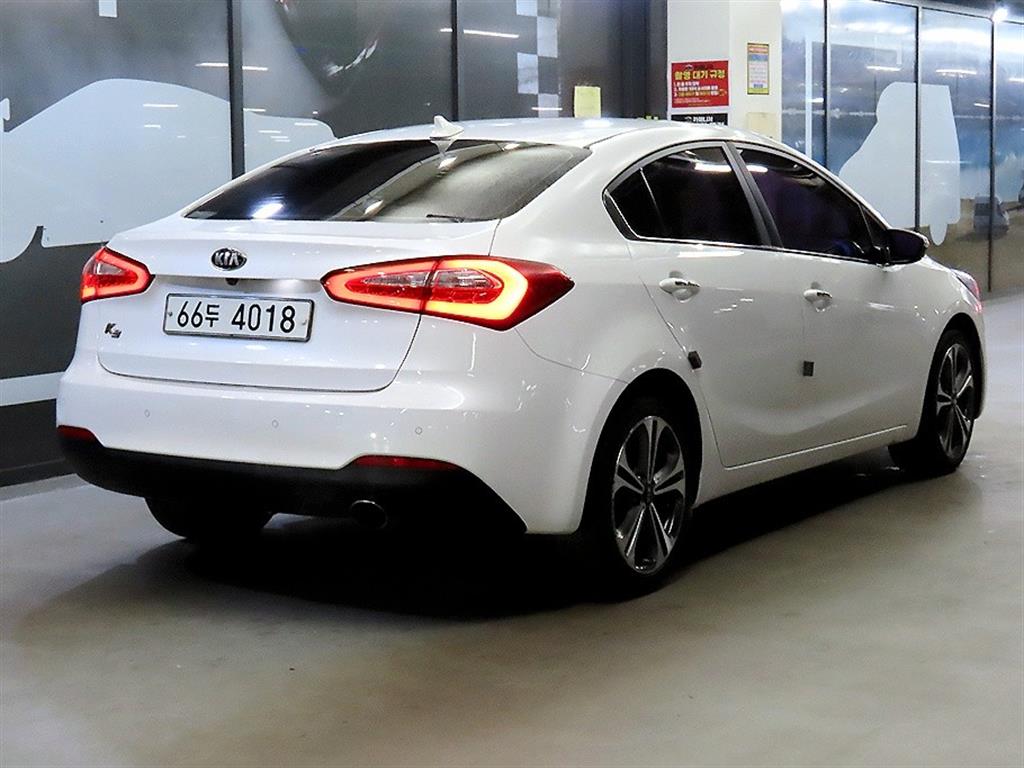 KIA K3 - Vista 4