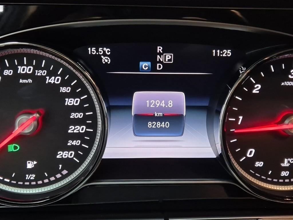 Mercedes Benz E class - Vista 6