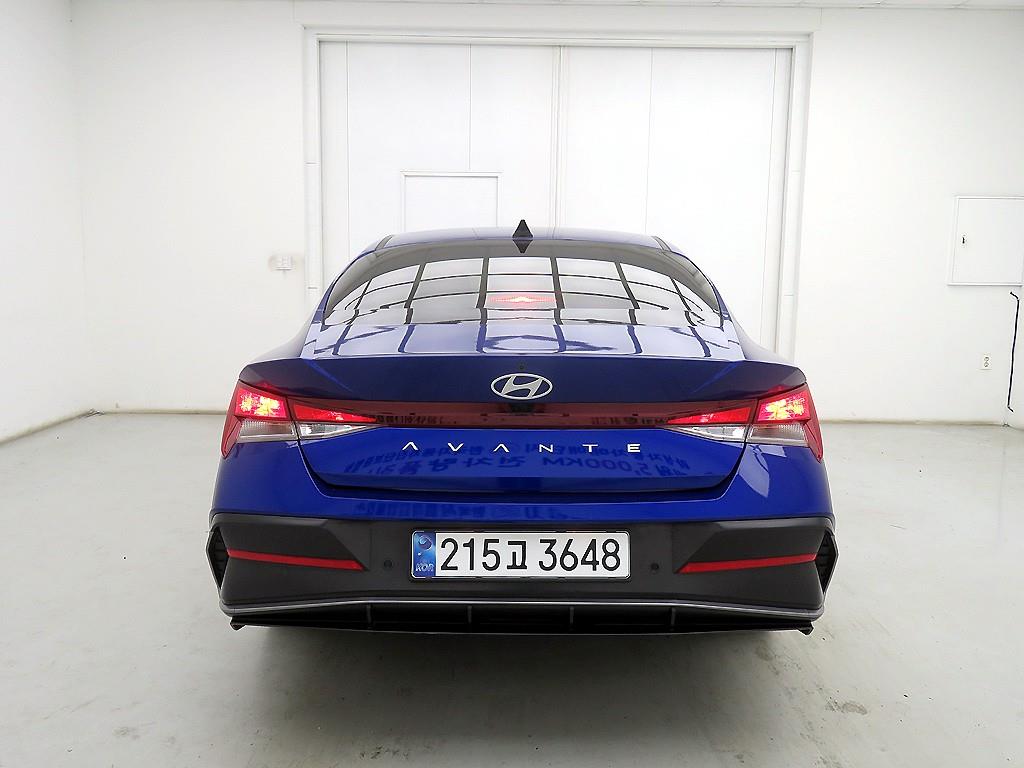 HYUNDAI Avante - Vista 3