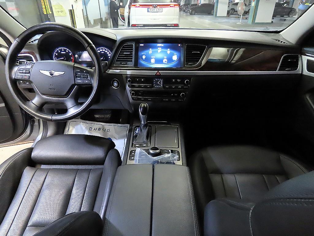 HYUNDAI Genesis - Vista 10