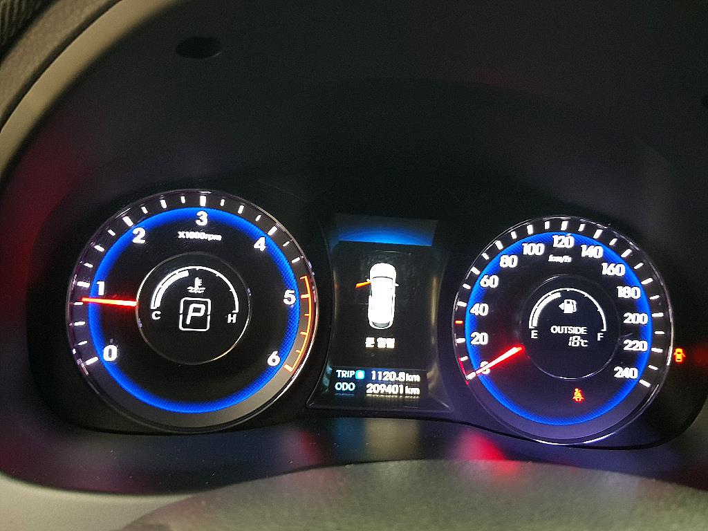 HYUNDAI i40 - Vista 7