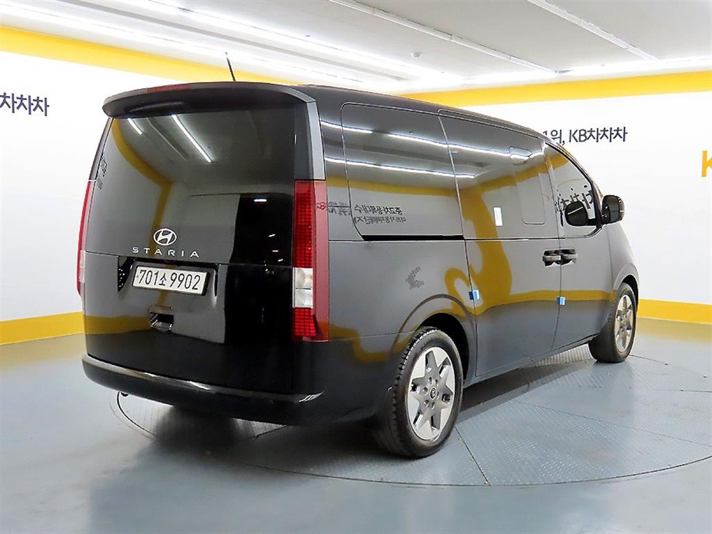HYUNDAI Staria - Vista 4