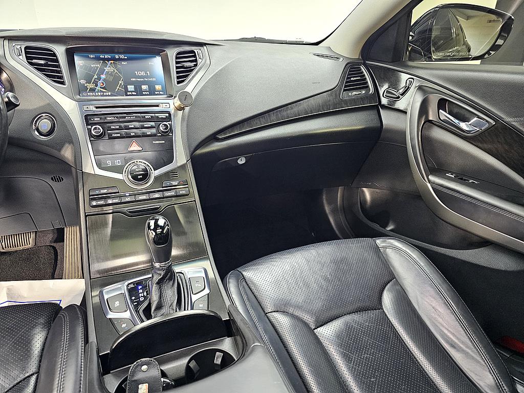 HYUNDAI Grandeur - Vista 10