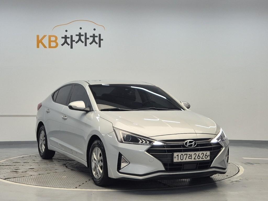 HYUNDAI Avante - Vista 4