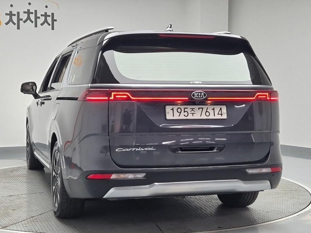 KIA Carnival - Vista 2