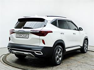 KIA Seltos - Vista 8